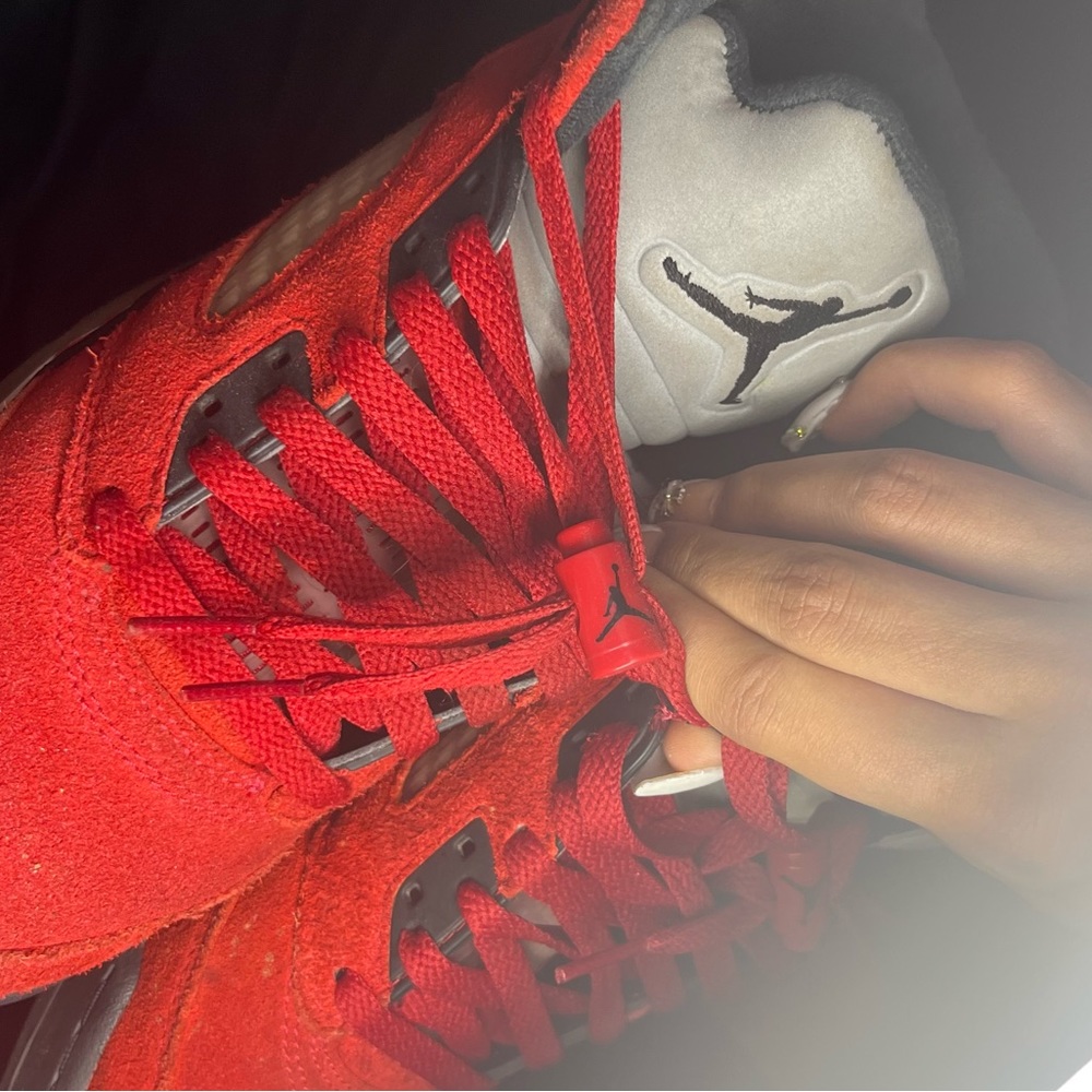 AIR JORDAN 5 RETRO ‘RAGGING BULL’.